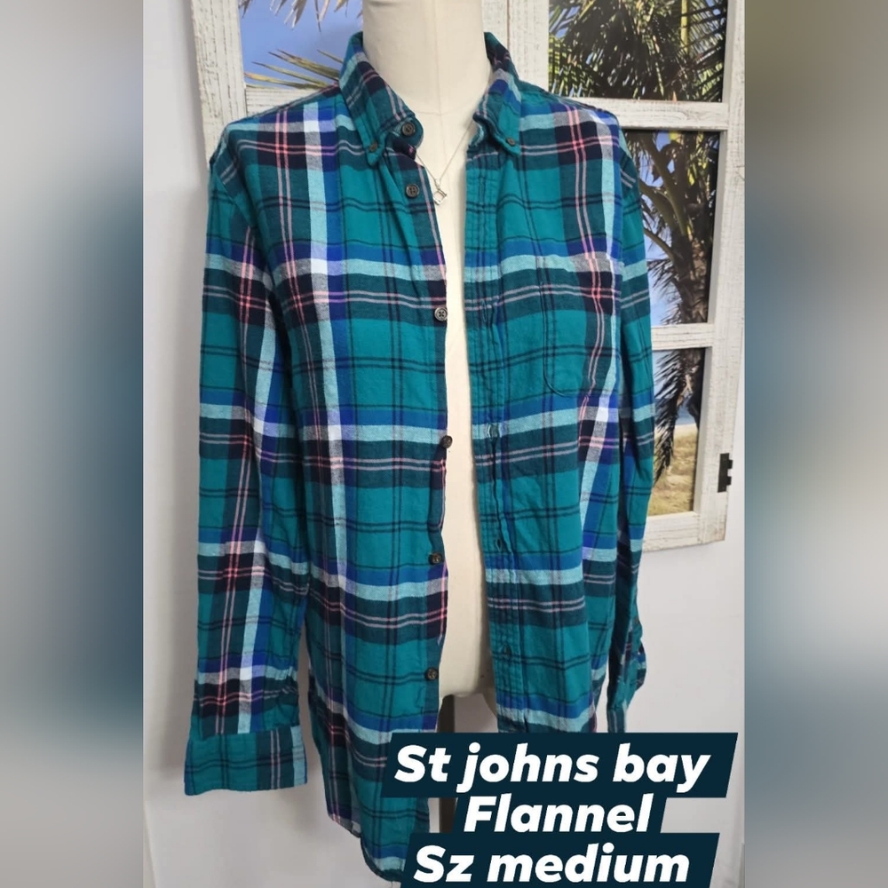 St johns bay womens shirt sz medium